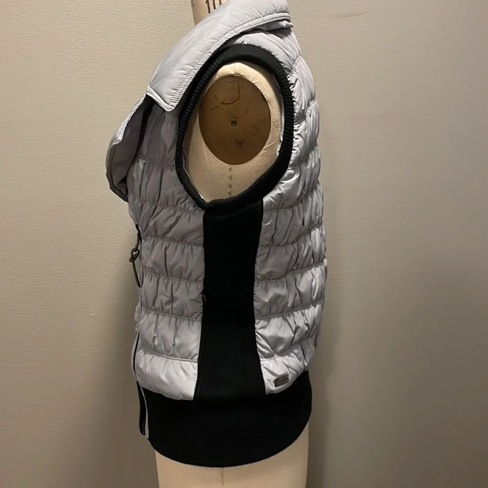 Calvin Klein performance puffer vest jacket in Ice - Picture 3 of 9